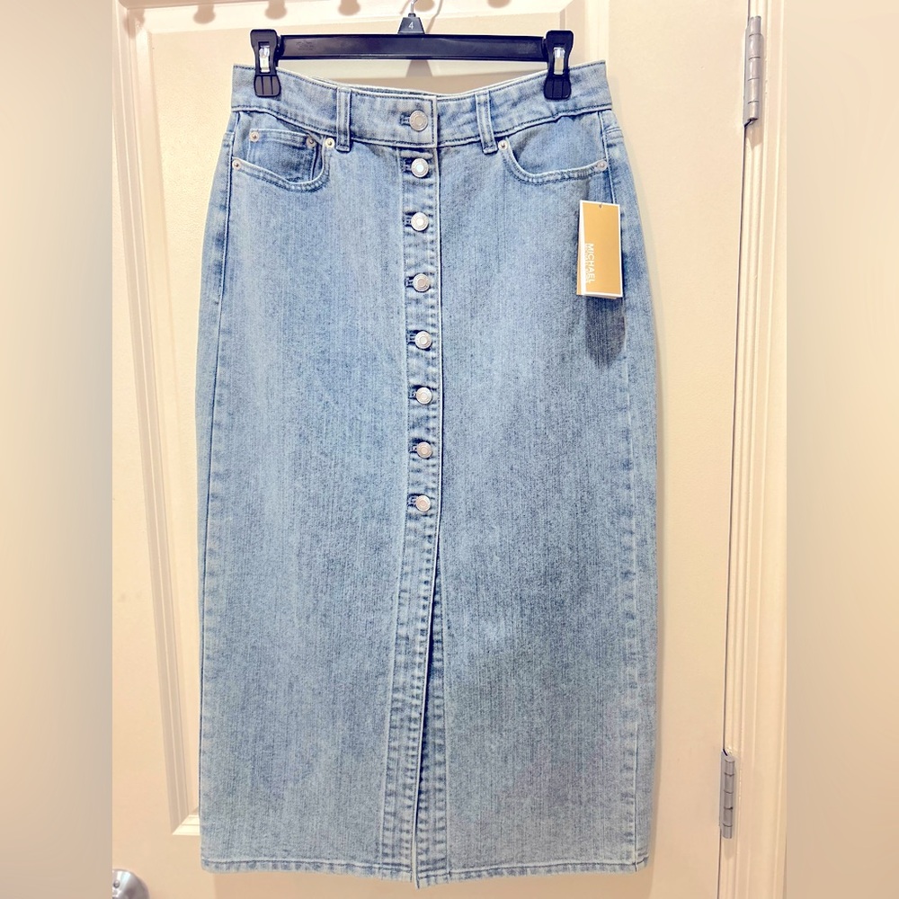 Denim skirt with silver buttons, new with tag size 4